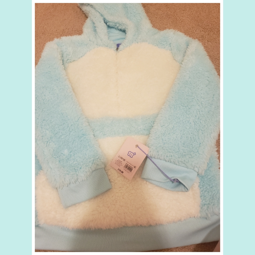 Brand New Fuzzy Sweater Large (10/12)